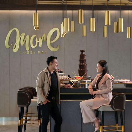 Movenpick Surabaya City Екстериор снимка