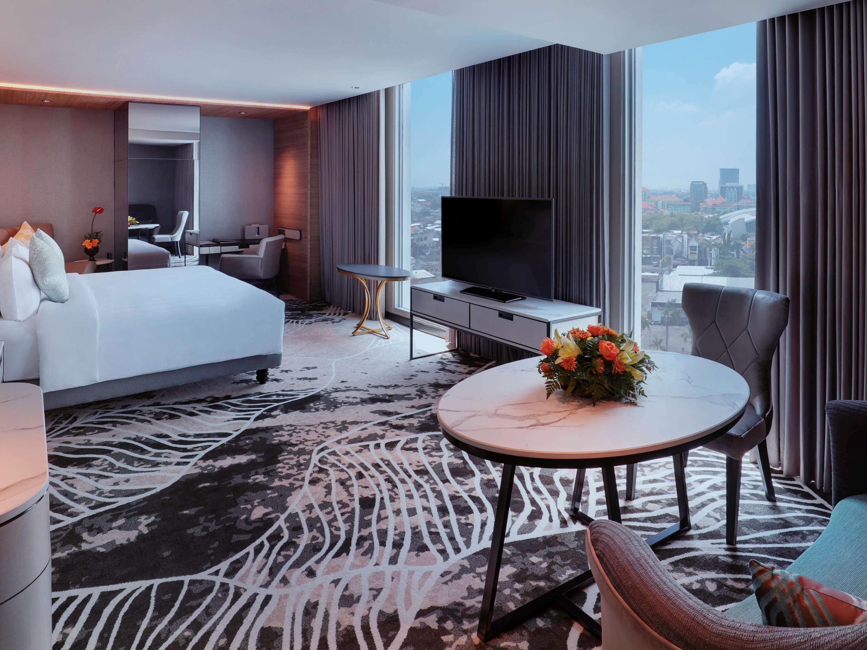 Movenpick Surabaya City Екстериор снимка