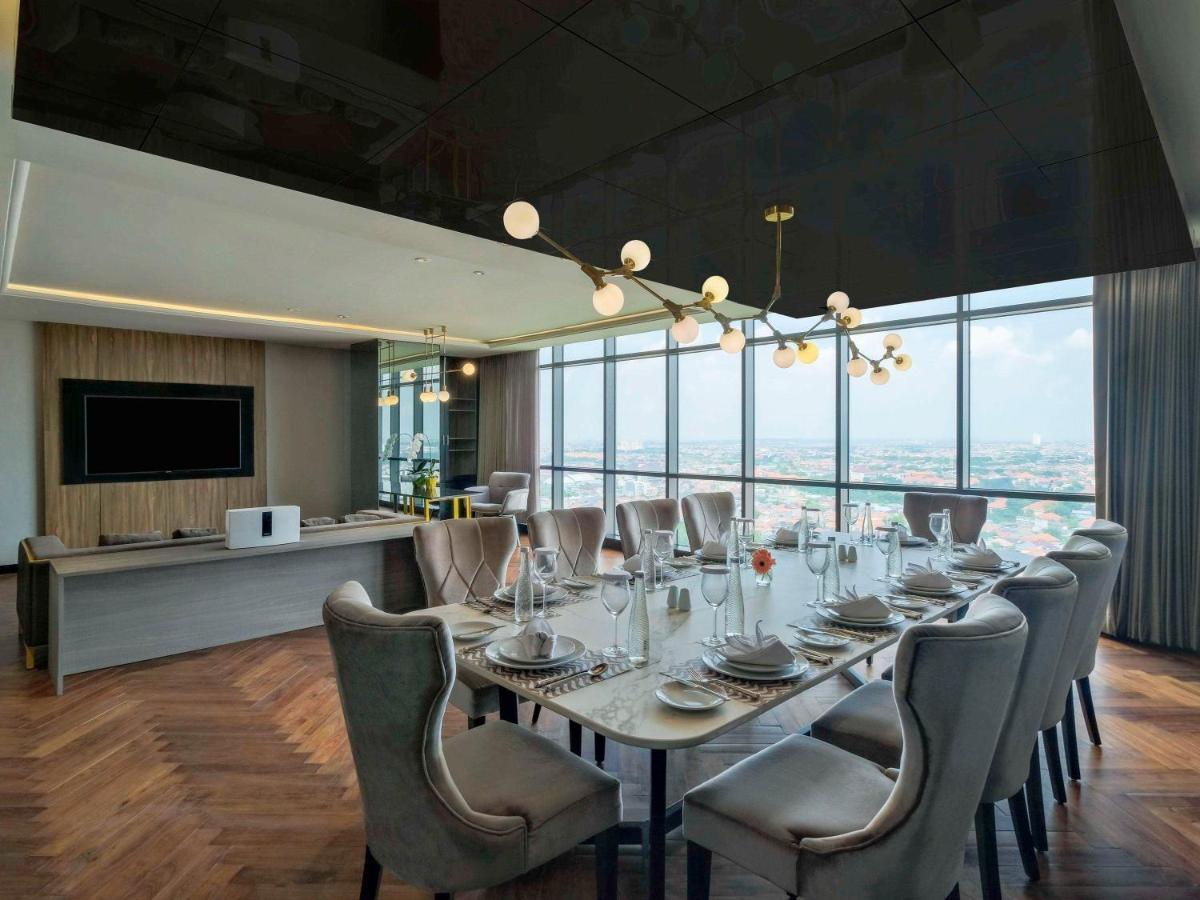 Movenpick Surabaya City Екстериор снимка