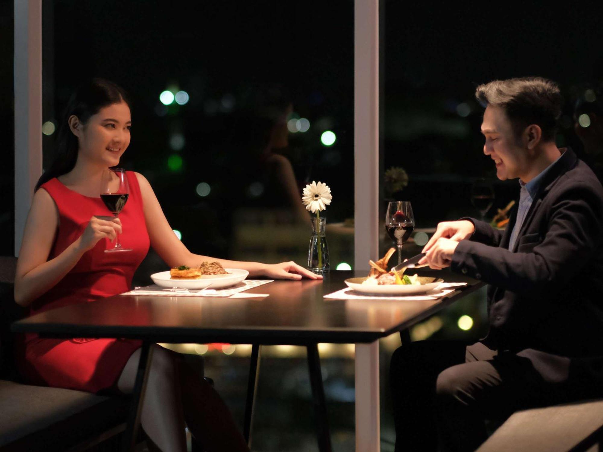 Movenpick Surabaya City Екстериор снимка