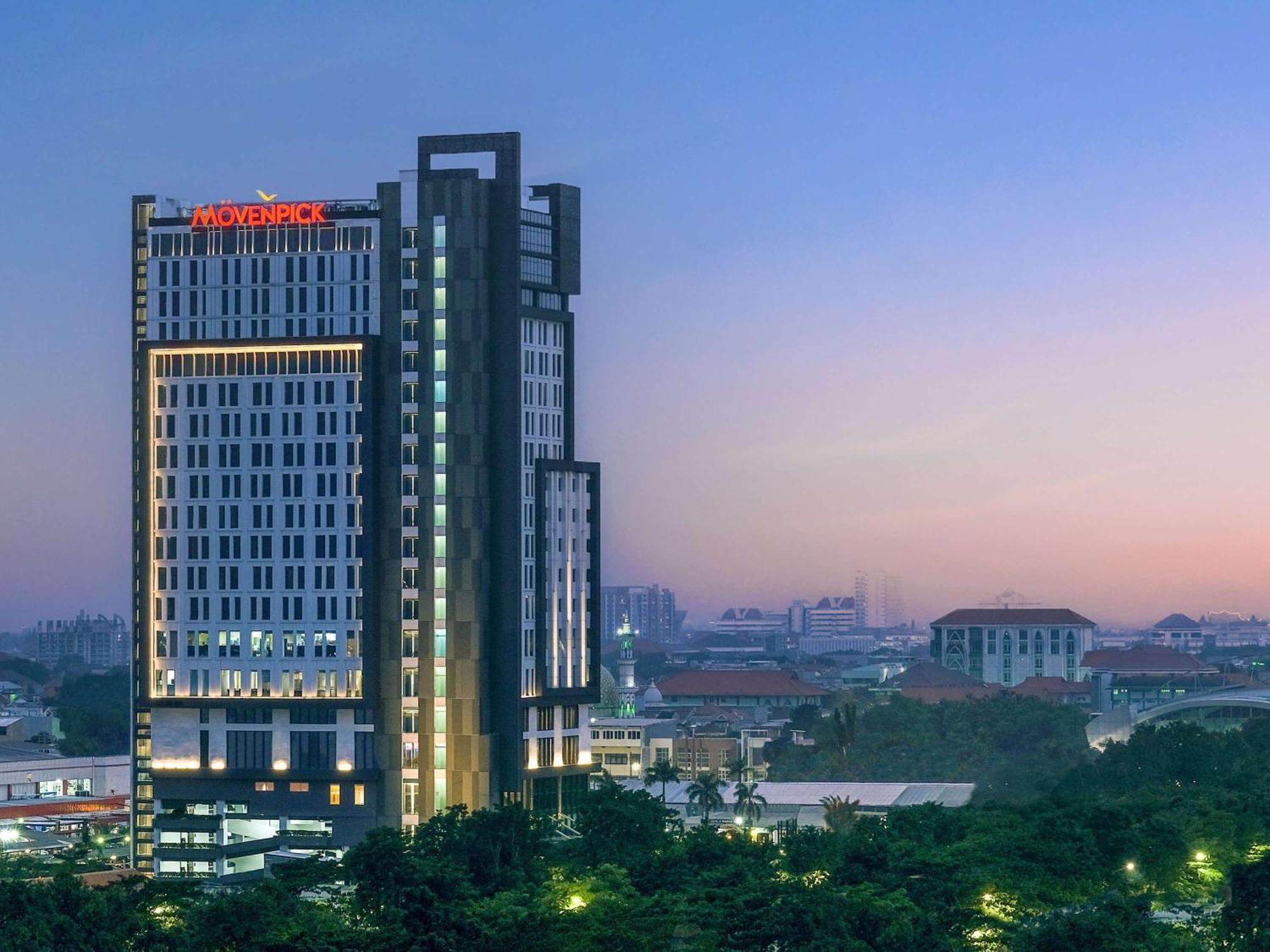 Movenpick Surabaya City Екстериор снимка