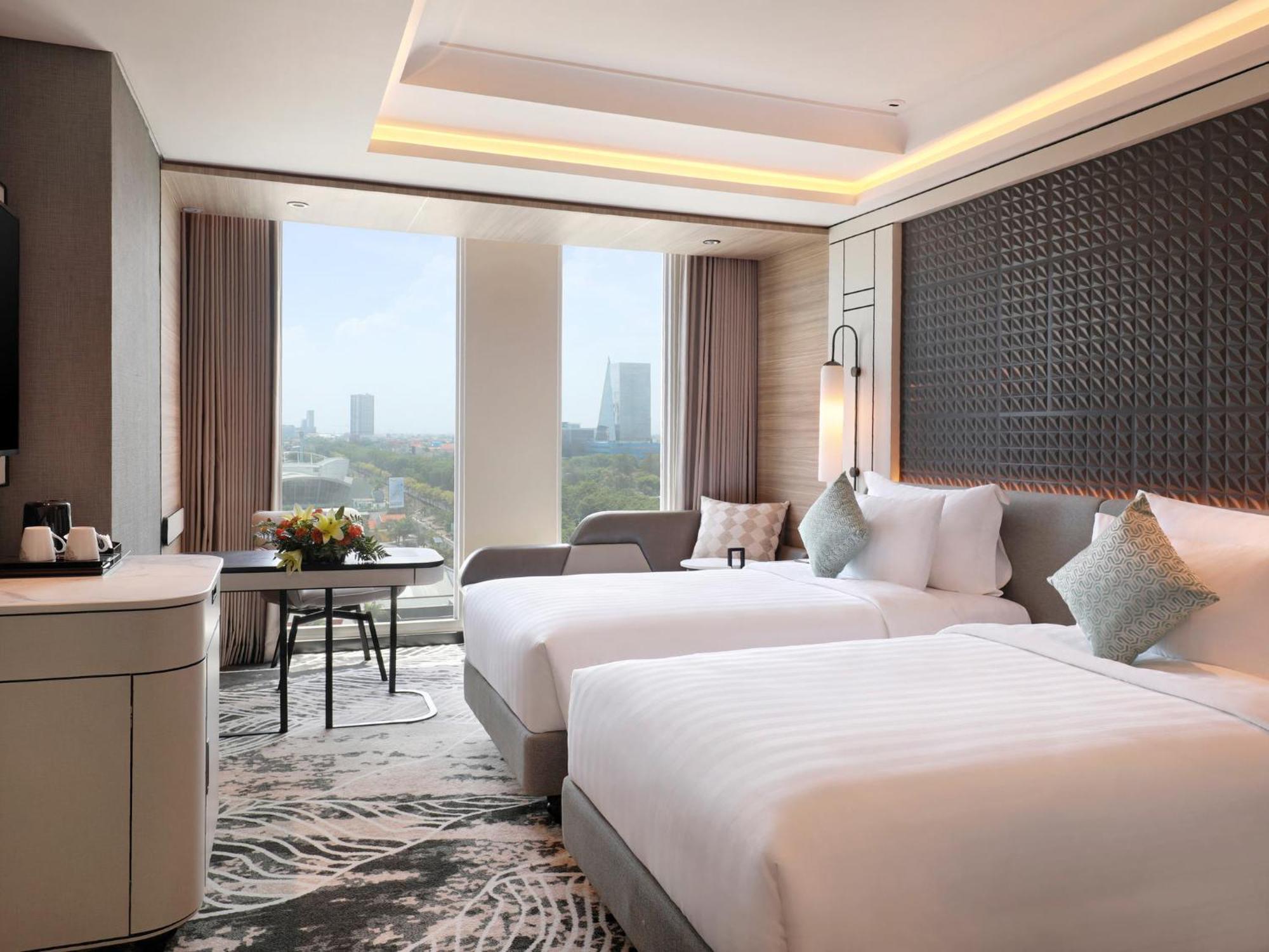 Movenpick Surabaya City Екстериор снимка